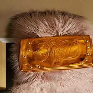 Dereon metallic clutch